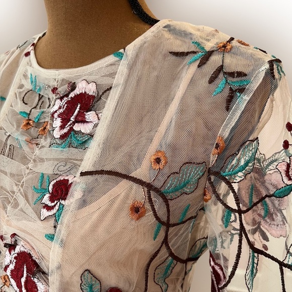 Endless Rose Embroidered Sheer Floral Long Sleeve Blouse & Nude Camisole Set NWT - Picture 3 of 10